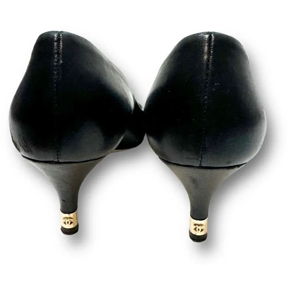 Chanel Black Matte Leather CC Gold Logo and Pearl Embellished Heel Pumps Size 37